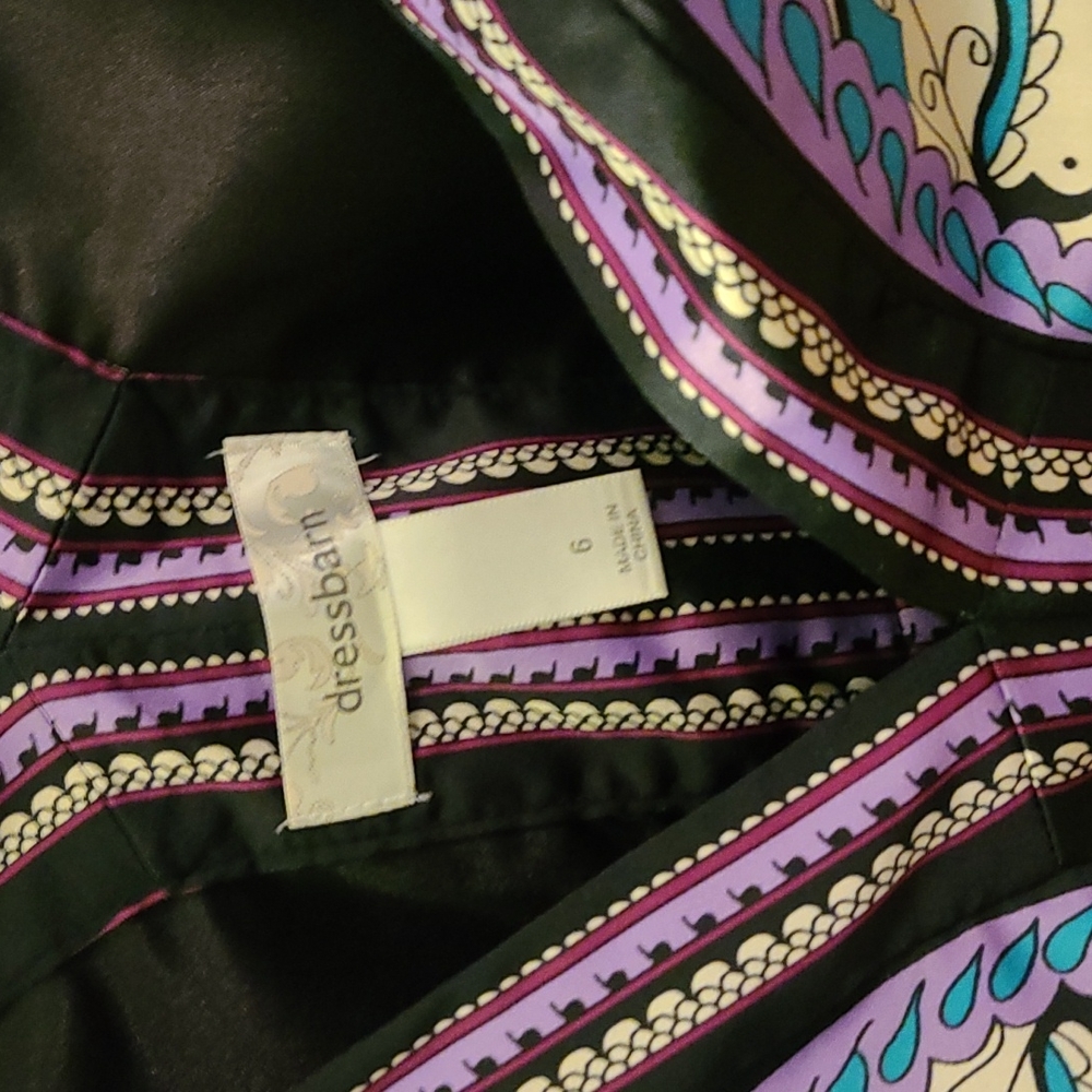 Patterned Dress - Picture 4 of 5